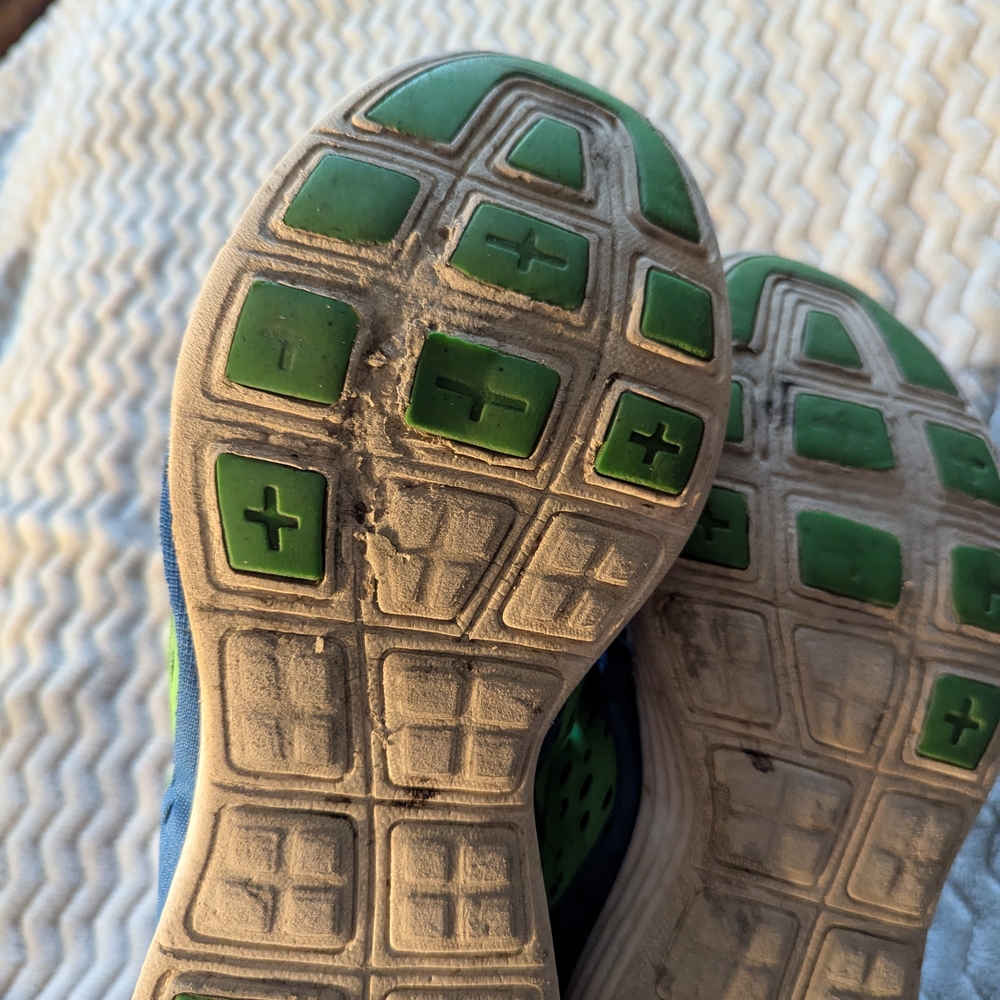 Nike Blue and Green Athletic Shoes - Picture 7 of 8